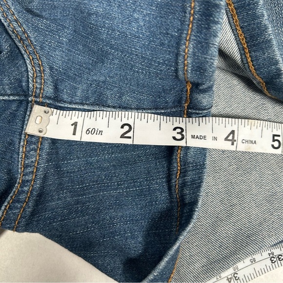 Torrid 3.5” Bombshell Premium Stretch High-Rise Jean Short NWT - Picture 14 of 14